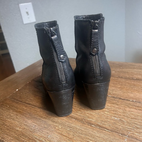 Frye Cameron soft leather zip back booties size 8.5 - Picture 7 of 12